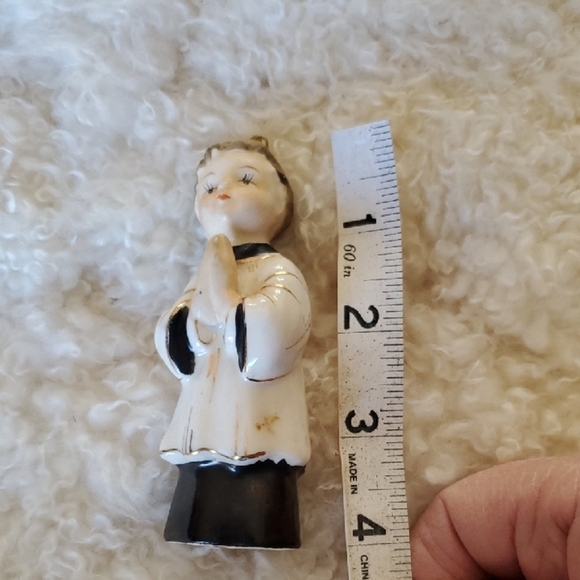 Ceramic Praying Figurine - Picture 6 of 9